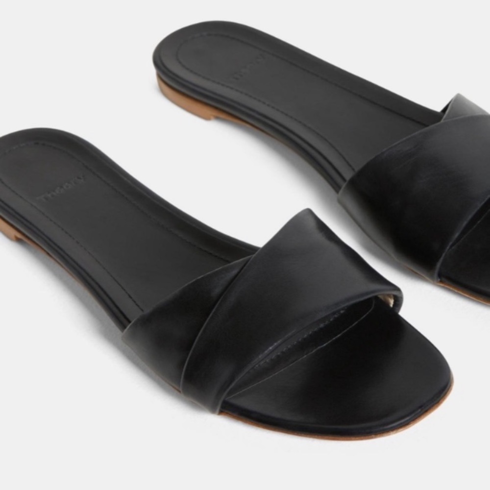 THEORY Sandals